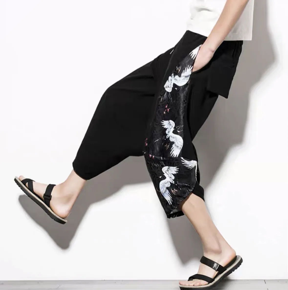 Flying Cranes Drawstring Cropped Pants